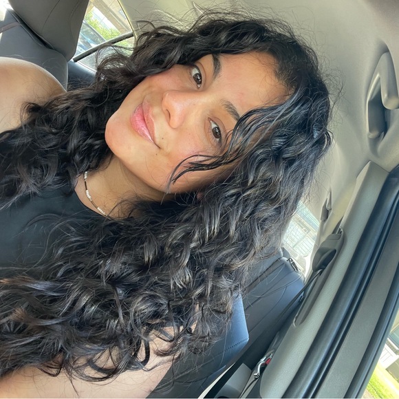 Meet your Posher, CeCe - Picture 4 of 4